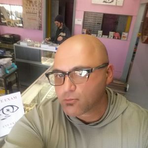 Meet your Posher, Alec